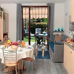 Residence Domaso מלון דירות 3*