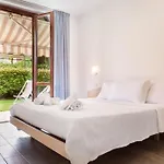 Residence Domaso מלון דירות