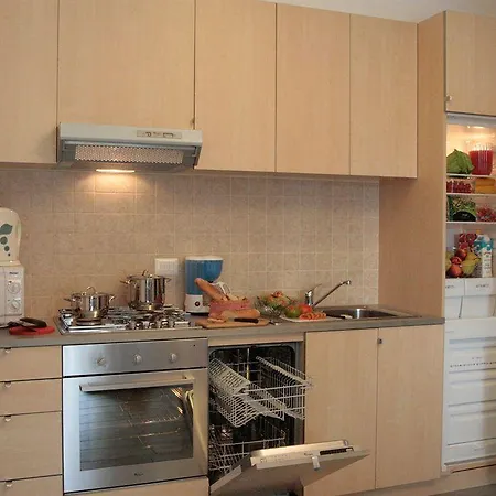Ξενοδοχείο με διαμερίσματα Residence Domaso 3*