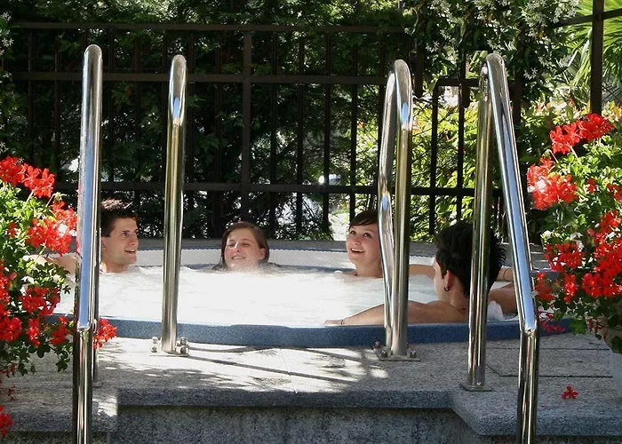 Residence Domaso 아파트호텔 3*