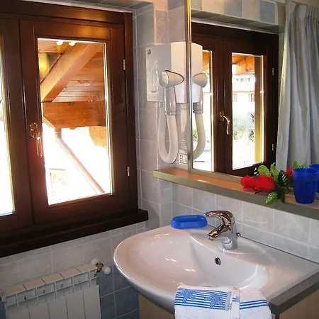 Residence Domaso מלון דירות דומאסו