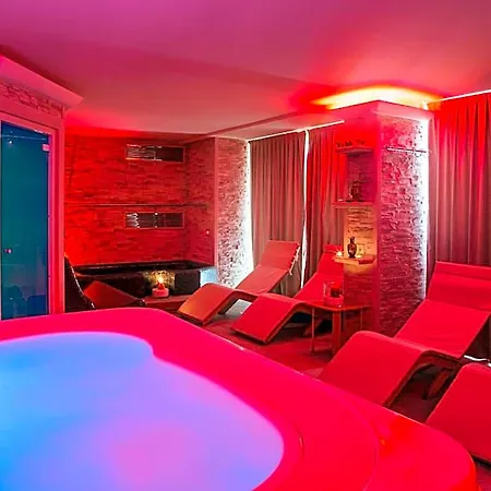 Residence Domaso 아파트호텔 도마소