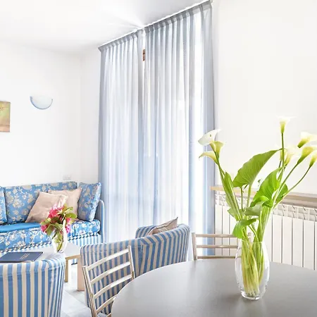 Residence Domaso 3* דומאסו
