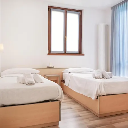 Residence Domaso מלון דירות 3*