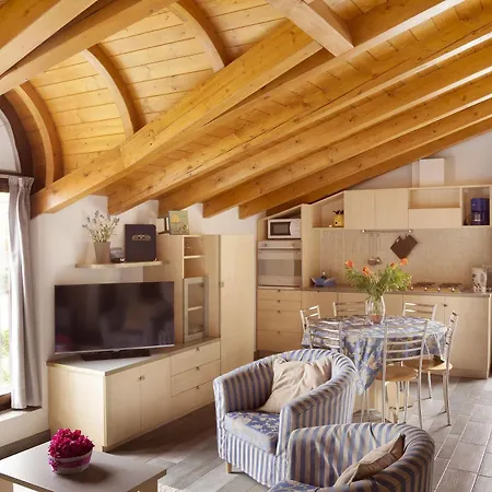 アパートホテル Residence Domaso 3*