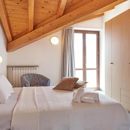 Residence Domaso מלון דירות 3*