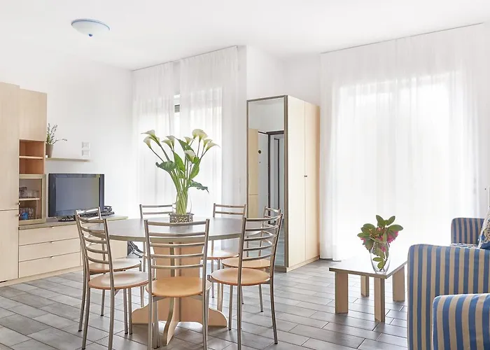 Residence Domaso 3* דומאסו