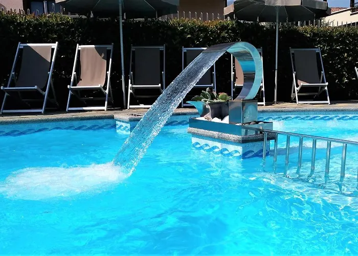 Residence Domaso מלון דירות